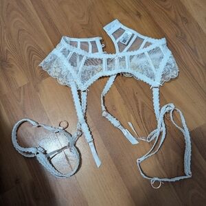 Lounge Abigail White Lace Garter Belt Set Size Small